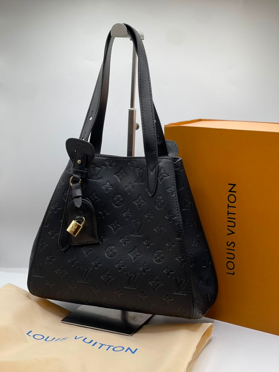 LV Lux Lair